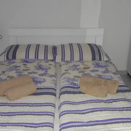 Studio Near Festival Site In Apartment
